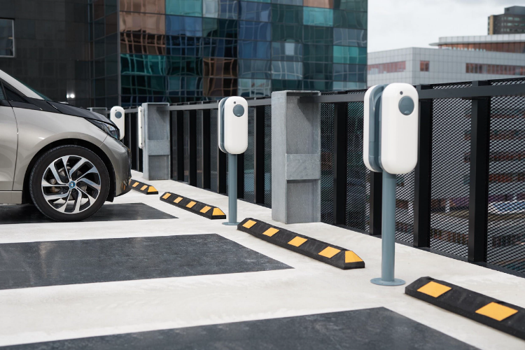 Bornes de recharge pour véhicules électriques